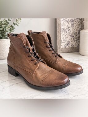 Women's Bocage Soft Brown Leather Lace-Up Ankle Booties sz 37/7